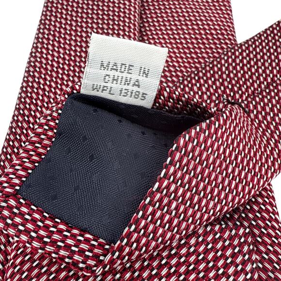 NEIMAN MARCUS Silk Tie in Red - Picture 6 of 7
